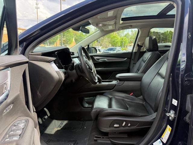 Photo of 2017 Dark Adriatic Blue Metallic Cadillac XT5