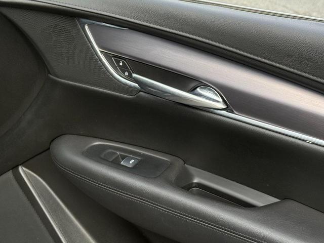 Photo of 2017 Dark Adriatic Blue Metallic Cadillac XT5