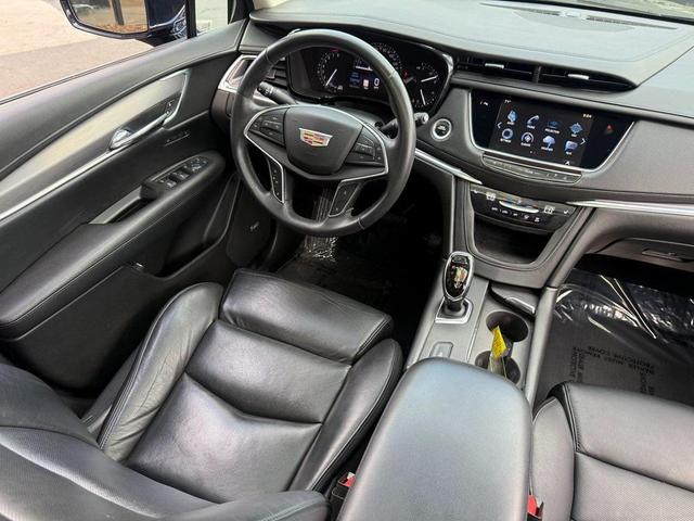 Photo of 2017 Dark Adriatic Blue Metallic Cadillac XT5