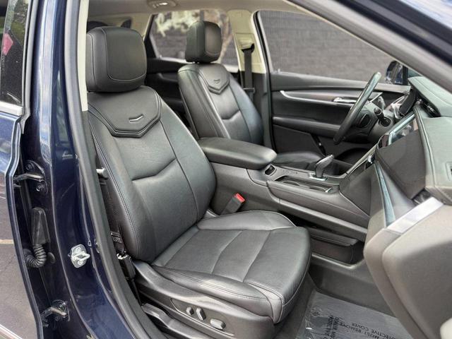 Photo of 2017 Dark Adriatic Blue Metallic Cadillac XT5