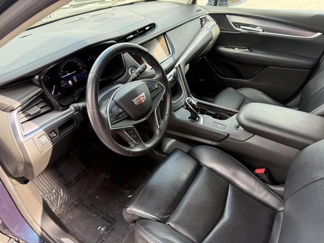 Photo of 2017 Dark Adriatic Blue Metallic Cadillac XT5