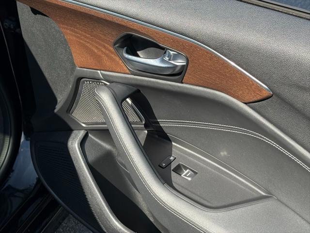 Photo of 2021 Black Acura TLX