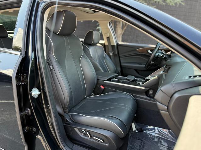 Photo of 2021 Black Acura TLX