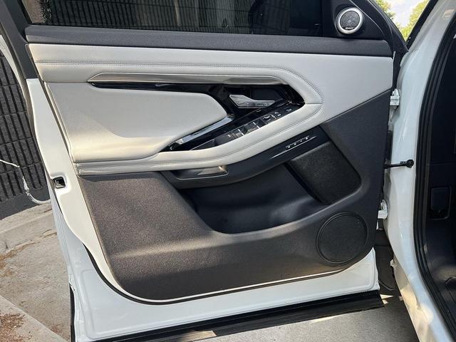 Photo of 2020 White Land Rover Range Rover Evoque