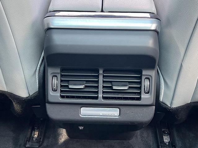 Photo of 2020 White Land Rover Range Rover Evoque