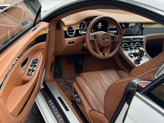Photo of 2020 White Bentley Continental GT