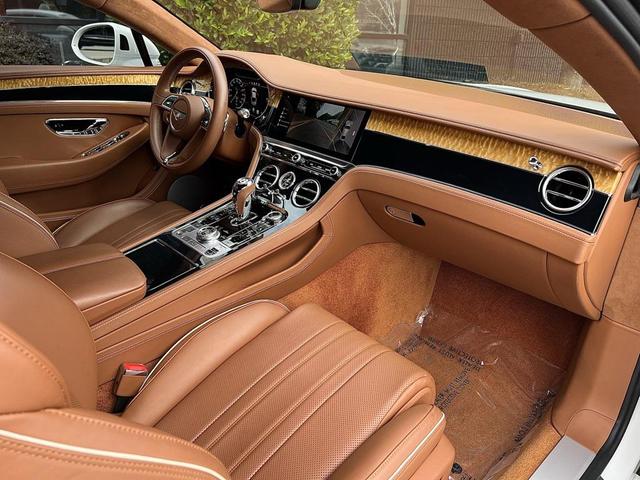 Photo of 2020 White Bentley Continental GT