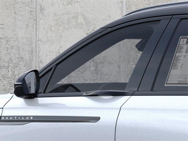 Photo of 2025 White Platinum Clearcoat Metallic Lincoln Nautilus