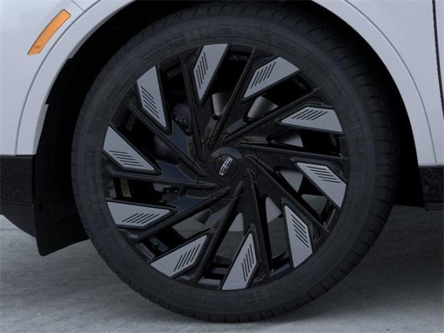 Photo of 2025 White Platinum Tri-Coat Metallic Lincoln Nautilus