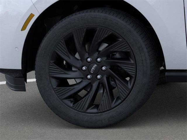 Photo of 2025 Crystal White Metallic Lincoln Navigator