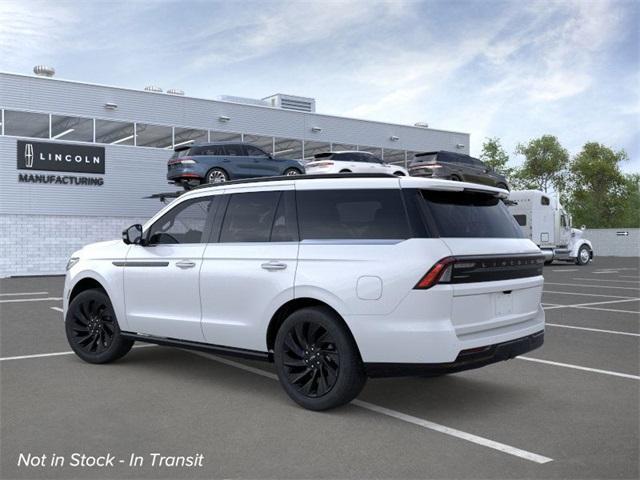 Photo of 2025 Crystal White Metallic Lincoln Navigator