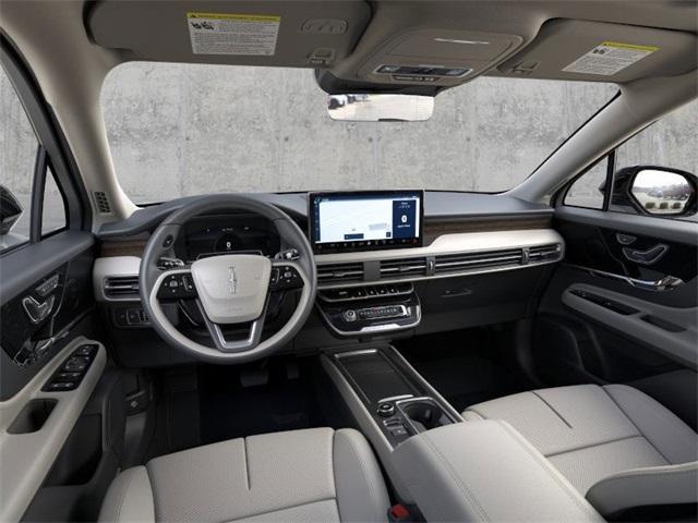 Photo of 2025 Crystal White Metallic Lincoln Corsair