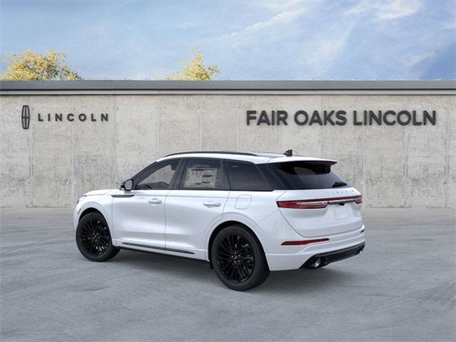 Photo of 2025 Crystal White Metallic Lincoln Corsair