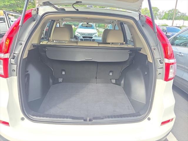 Photo of 2015 White Diamond Pearl Honda CR-V