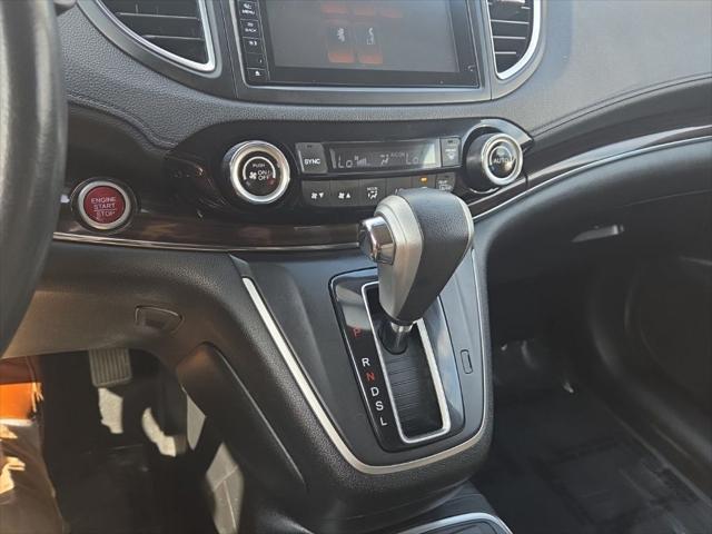 Photo of 2015 White Diamond Pearl Honda CR-V