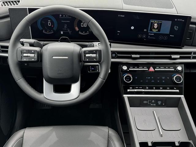 Photo of 2025 Shimmering Silver Pearl Hyundai SANTA FE