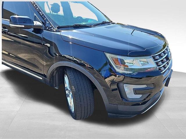 Photo of 2016 Shadow Black Ford Explorer