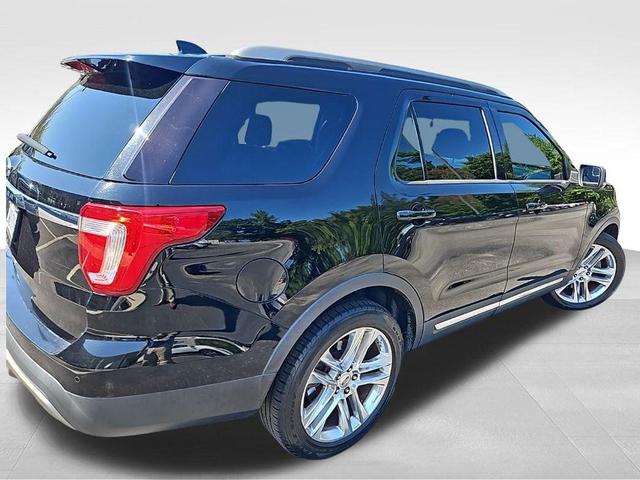 Photo of 2016 Shadow Black Ford Explorer