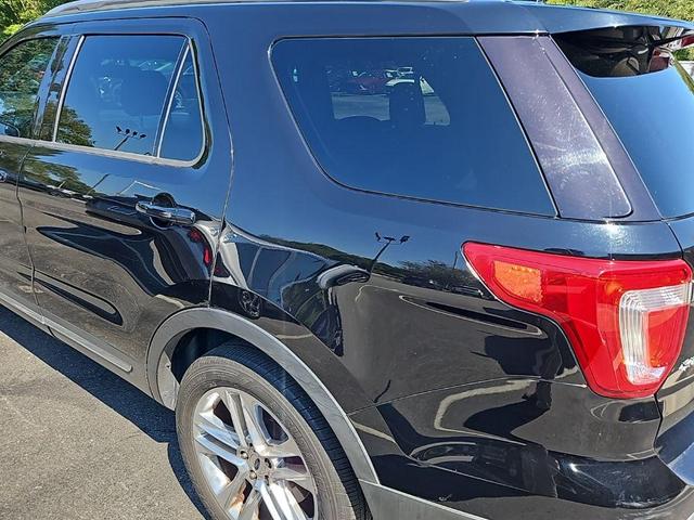 Photo of 2016 Shadow Black Ford Explorer