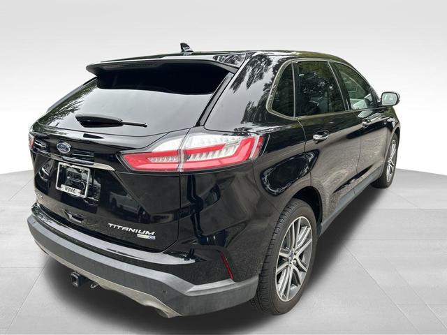 Photo of 2019 Agate Black Metallic Ford Edge