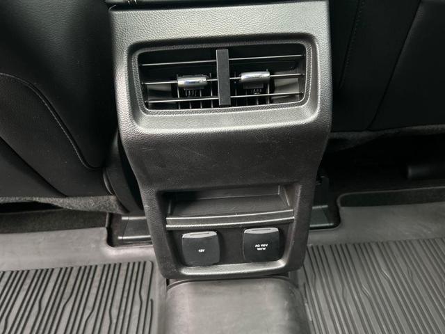 Photo of 2019 Agate Black Metallic Ford Edge
