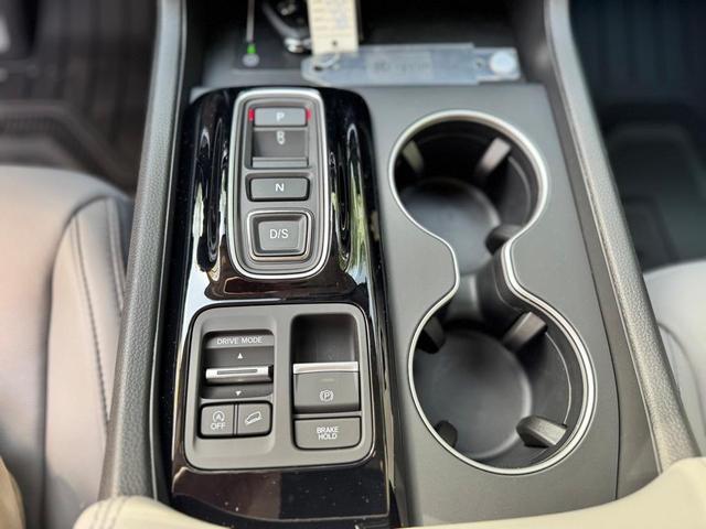 Photo of 2025 Obsidian Blue Pearl Honda Pilot