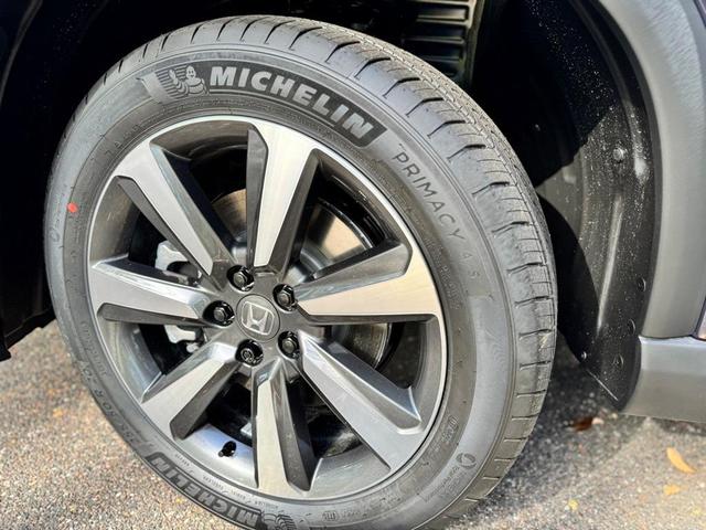 Photo of 2025 Obsidian Blue Pearl Honda Pilot