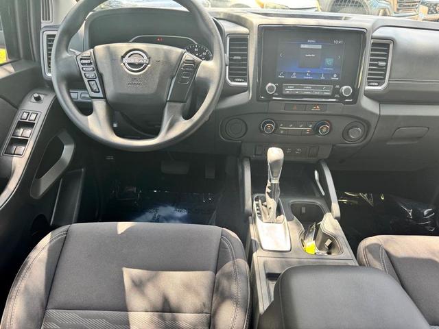 Photo of 2023 Gun Metallic Nissan Frontier