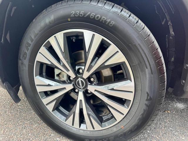 Photo of 2023 Scarlet Ember Tintcoat Nissan Rogue
