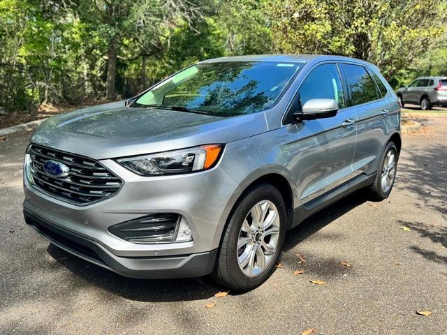 Photo of 2024 Silver Metallic Ford Edge