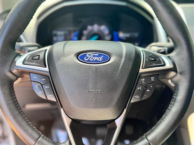 Photo of 2024 Silver Metallic Ford Edge