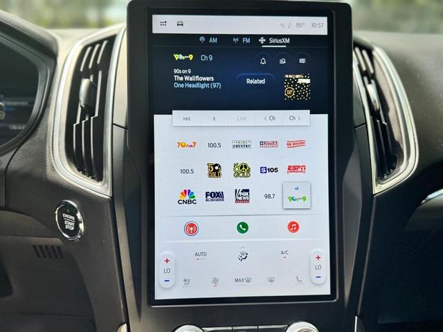 Photo of 2024 Silver Metallic Ford Edge