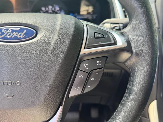 Photo of 2024 Silver Metallic Ford Edge