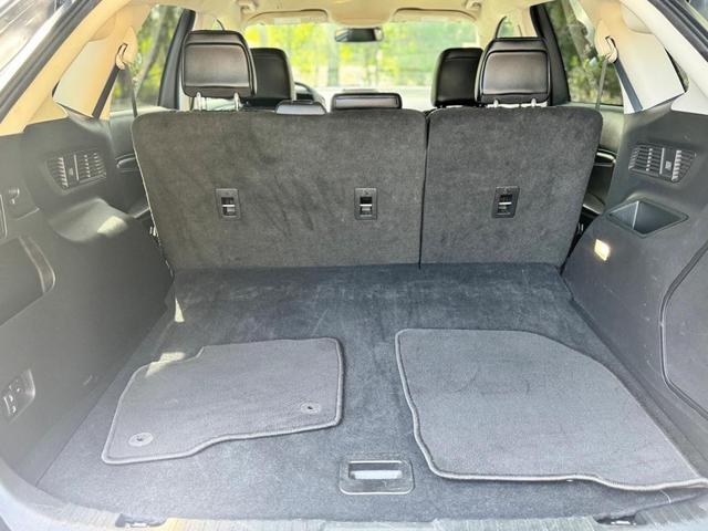 Photo of 2024 Silver Metallic Ford Edge