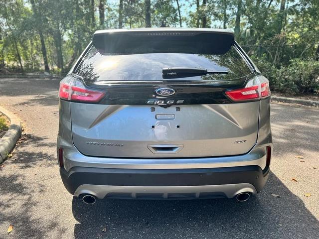 Photo of 2024 Silver Metallic Ford Edge