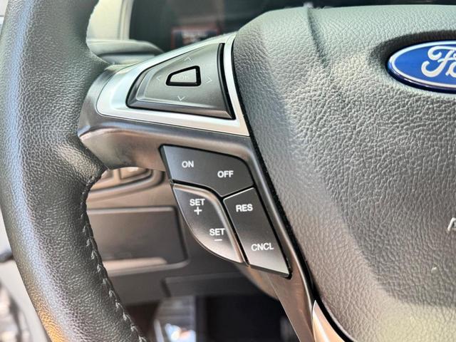 Photo of 2024 Silver Metallic Ford Edge