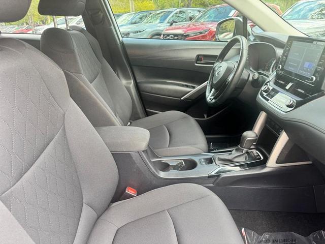 Photo of 2022 Pearl Toyota Corolla Cross