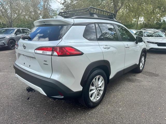 Photo of 2022 Pearl Toyota Corolla Cross