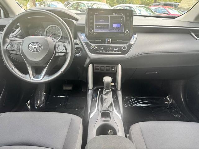 Photo of 2022 Pearl Toyota Corolla Cross