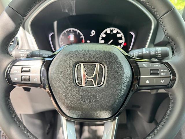 Photo of 2025 Lunar Silver Metallic Honda Pilot