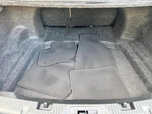 Photo of 2014 Sterling Gray Metallic Ford Taurus