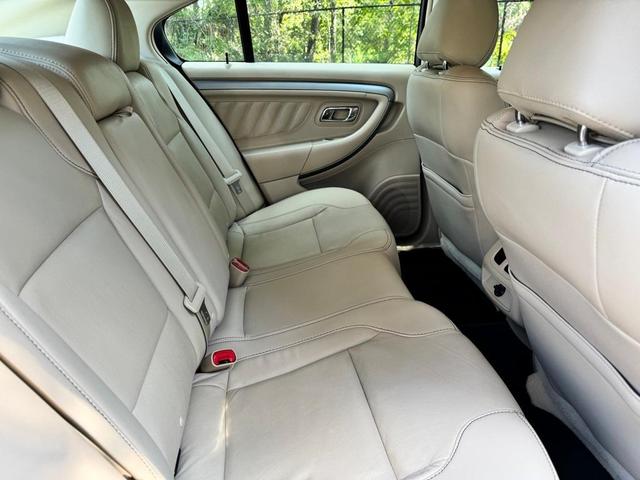 Photo of 2014 Sterling Gray Metallic Ford Taurus