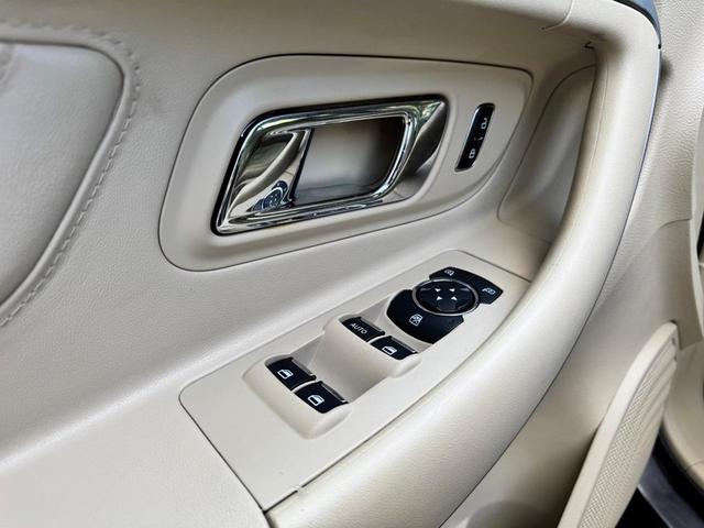 Photo of 2014 Sterling Gray Metallic Ford Taurus