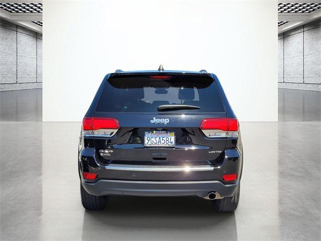 Photo of 2021 Diamond Black Crystal Pearlcoat Jeep Grand Cherokee