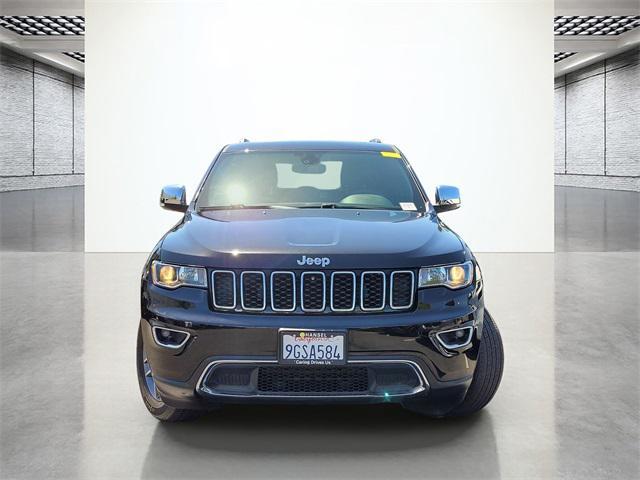 Photo of 2021 Diamond Black Crystal Pearlcoat Jeep Grand Cherokee