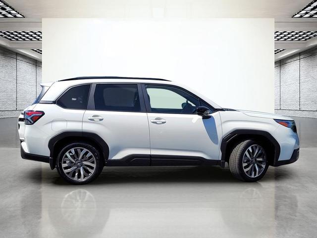 Photo of 2025 Crystal White Pearl Subaru Forester