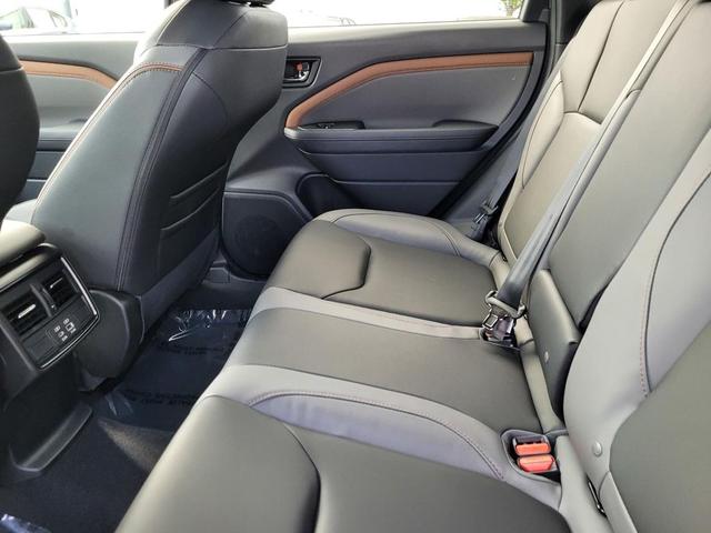 Photo of 2025 River Rock Pearl Subaru Forester