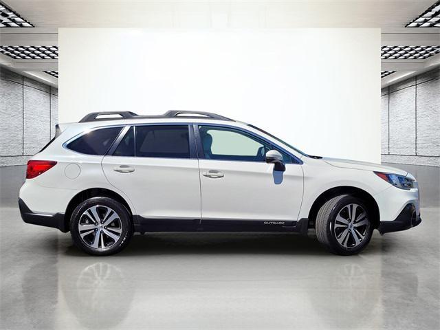 Photo of 2018 Crystal White Pearl Subaru Outback