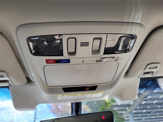 Photo of 2018 Crystal White Pearl Subaru Outback