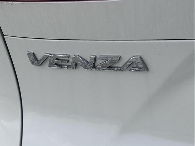 Photo of 2021 Blizzard Pearl Toyota Venza